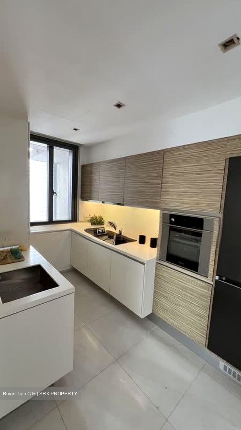 Concourse Skyline (D7), Apartment #557624391